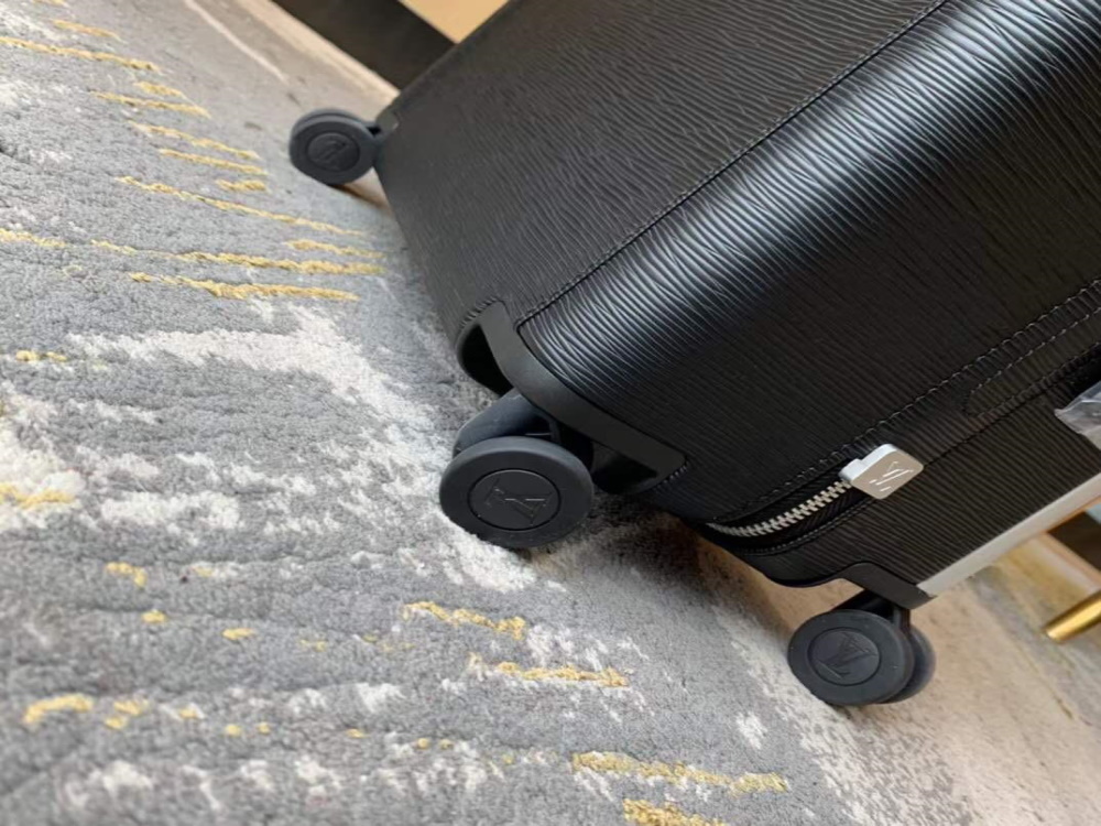 Louis Vuitton Horizon Carry-On Suitcase (55cm)
